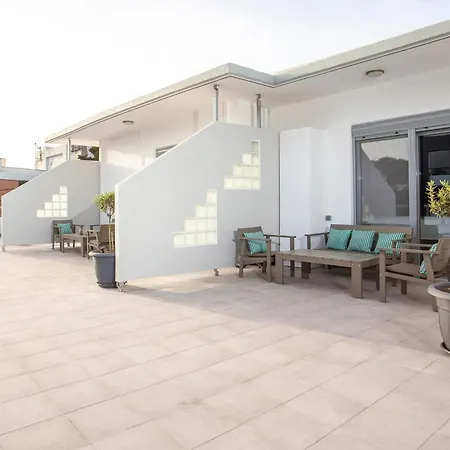 Oleana Di Castello *